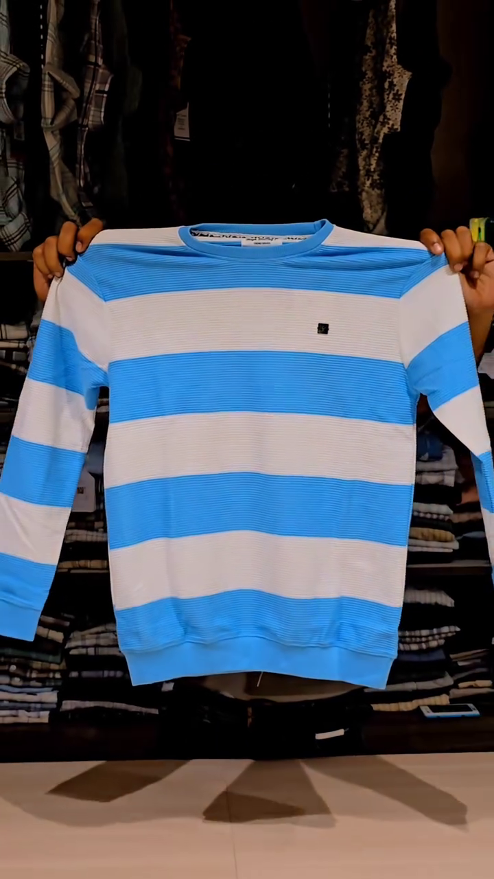 Men Slim Fit Sweatshirt